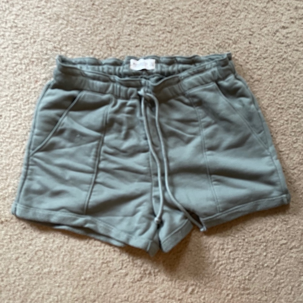 NWT super soft Abercrombie shorts